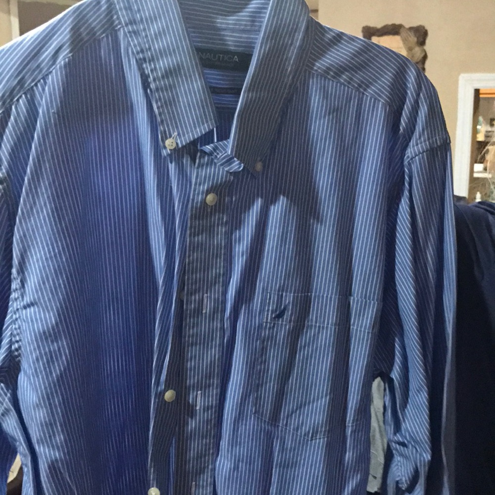Nautica Long sleeve dress shirts - Picture 3 of 4